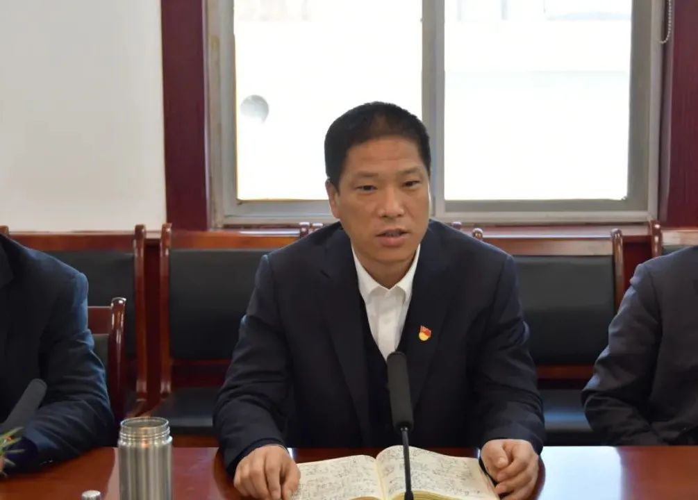 瞄準(zhǔn)目標(biāo)爭(zhēng)先精進(jìn) 聚焦重點(diǎn)精準(zhǔn)發(fā)力——龍鋼集團(tuán)召開(kāi)2月份生產(chǎn)經(jīng)營(yíng)例會(huì)