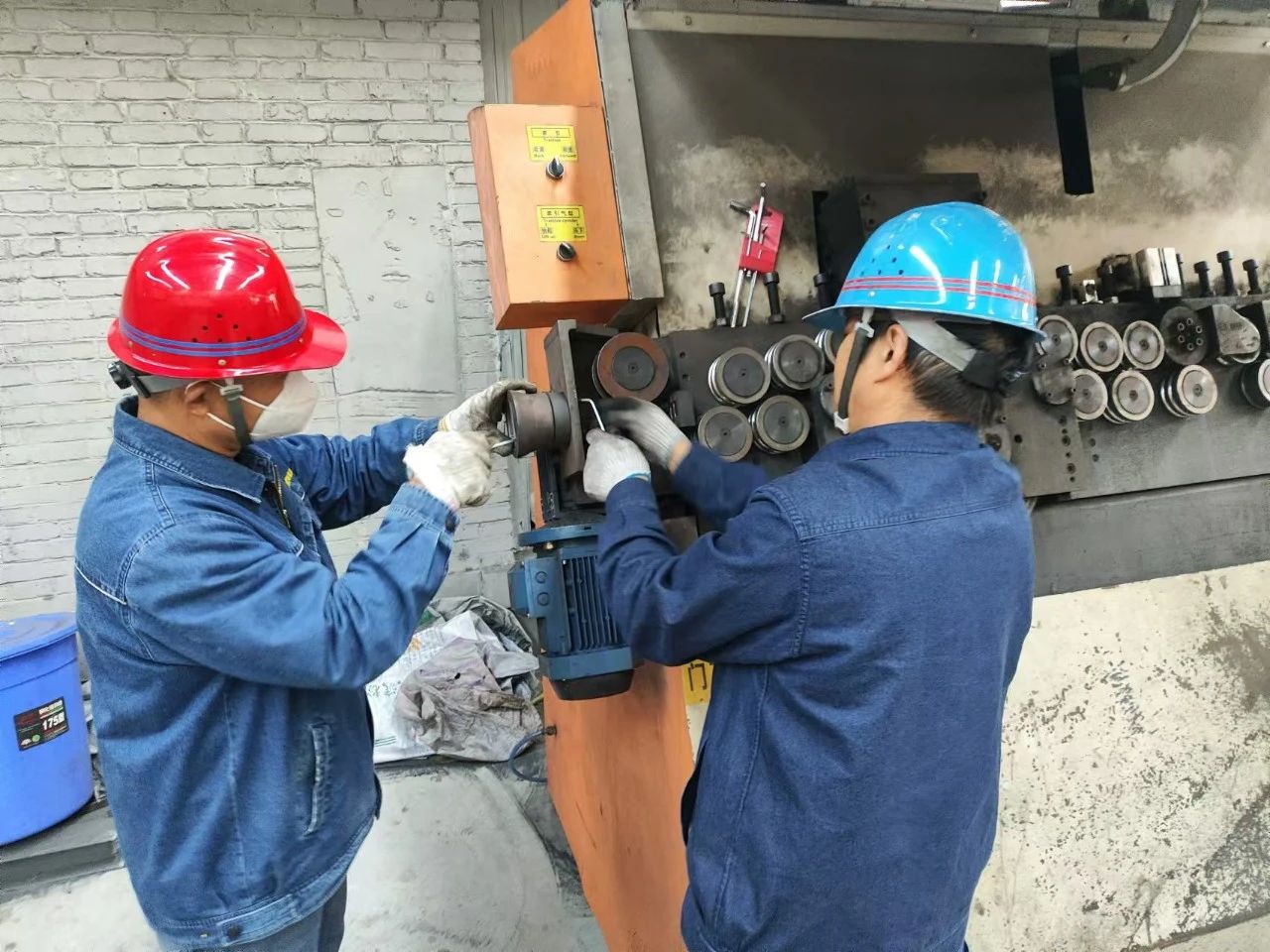 ���c�l(f��)�����������h��+����t��ɫ