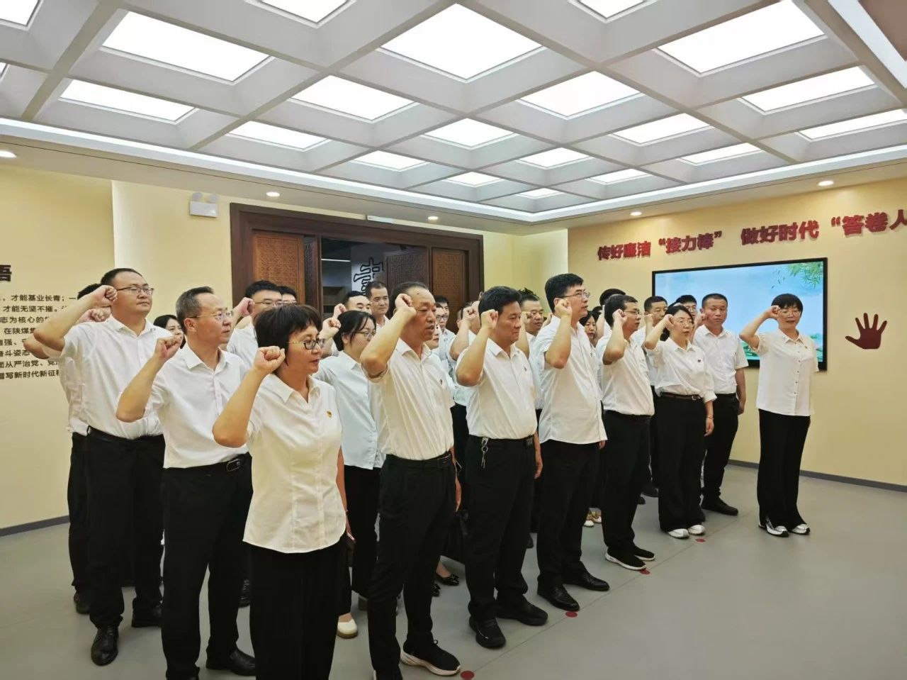 �ߜ��۠t����� ��ʾ�����T���ġ���䓼��F2025�꾯ʾ������ӂ�ӛ