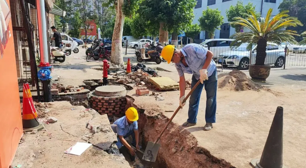 �t��������˾ȫ��������Ӗ(x��n)�W(xu��)У���ھS�޸���o��