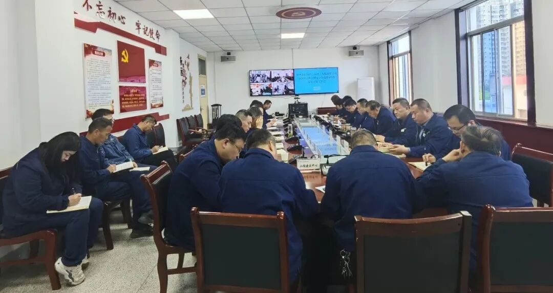 龍鋼集團(tuán)公司召開(kāi)清明假期安全防范暨4月份安全環(huán)保工作會(huì)