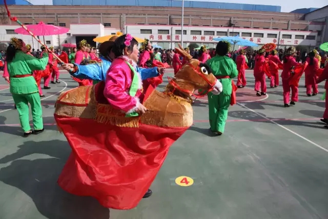 龍鋼集團(tuán)舉辦第四屆“合力杯”燈謎健身活動(dòng)