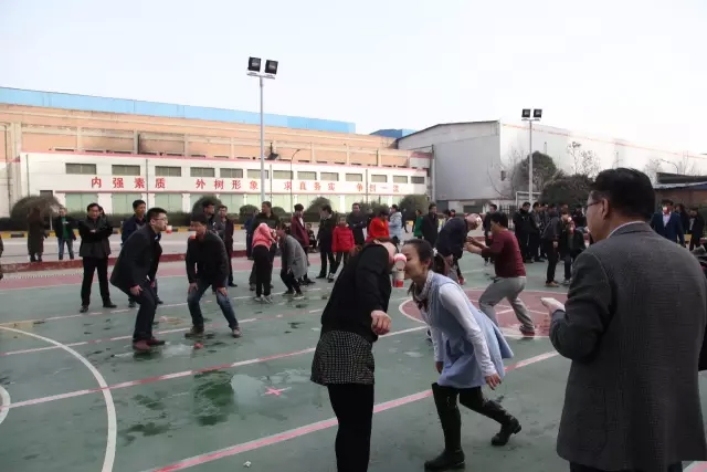 龍鋼集團(tuán)舉辦第四屆“合力杯”燈謎健身活動(dòng)