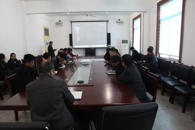 龍鋼集團(tuán)組織黨員觀看廉潔教育電影