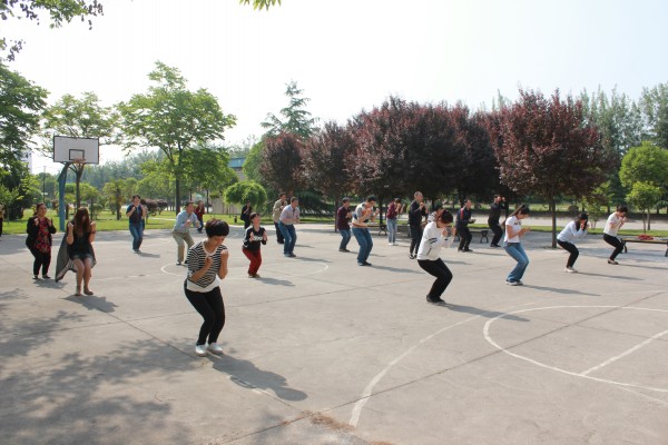 ��܈��˾�_չ���g�ٻ��(d��ng)