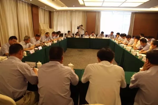 龍鋼集團(tuán)公司召開(kāi)6月份月度工作例會(huì)