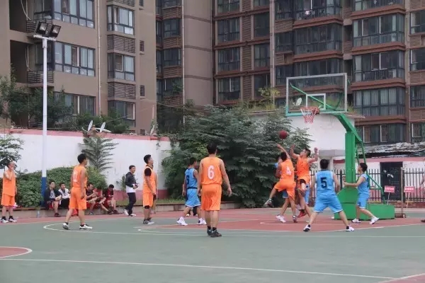 龍鋼集團公司2016年“迎國慶”第四屆“合力杯”職工籃球賽隆重開幕 龍鋼集團公司2016年“迎國慶”第四屆“合力杯”職工籃球賽隆重開幕