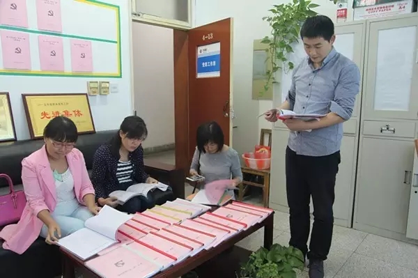 陜鋼集團檢查龍鋼集團“兩學一做”重點工作 陜鋼集團檢查龍鋼集團“兩學一做”重點工作