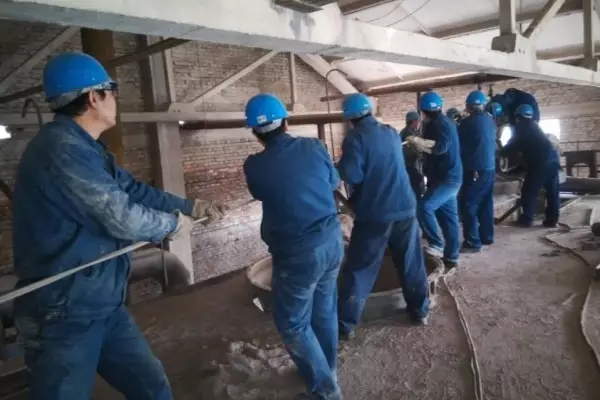 一場(chǎng)特殊的 “拔河” 比賽