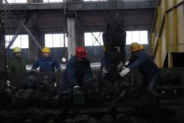 西鋼公司、紅光物流公司 轉變經營理念 鼓足干勁 全力以赴推動企業(yè)轉型發(fā)展