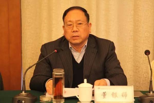 龍鋼集團(tuán)召開2017年民主評價(jià)及管理創(chuàng)新工作安排會