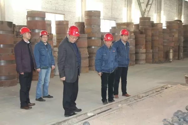 龍鋼集團(tuán)公司董事長、總經(jīng)理董銀師一行到華冶公司調(diào)研