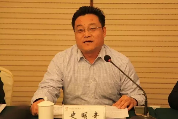 龍鋼集團(tuán)召開(kāi)2016年度基層單位黨組織書記抓黨建述職述廉評(píng)議考核會(huì)