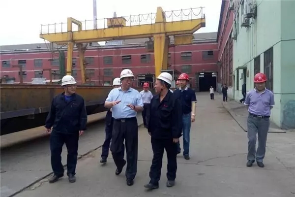 龍鋼集團董事長、總經(jīng)理董銀師一行到安鋼集團交流考察