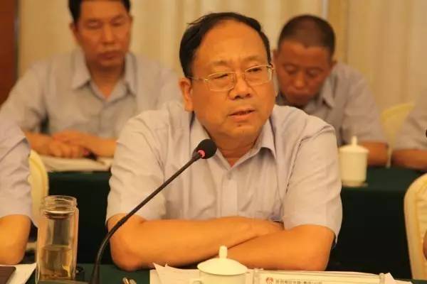 龍鋼集團(tuán)召開上半年經(jīng)濟(jì)運(yùn)行分析會