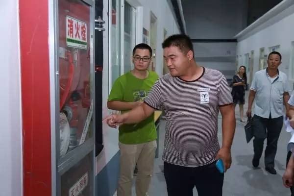 龍鋼集團公司檢查驗收紅光物流轉(zhuǎn)型項目