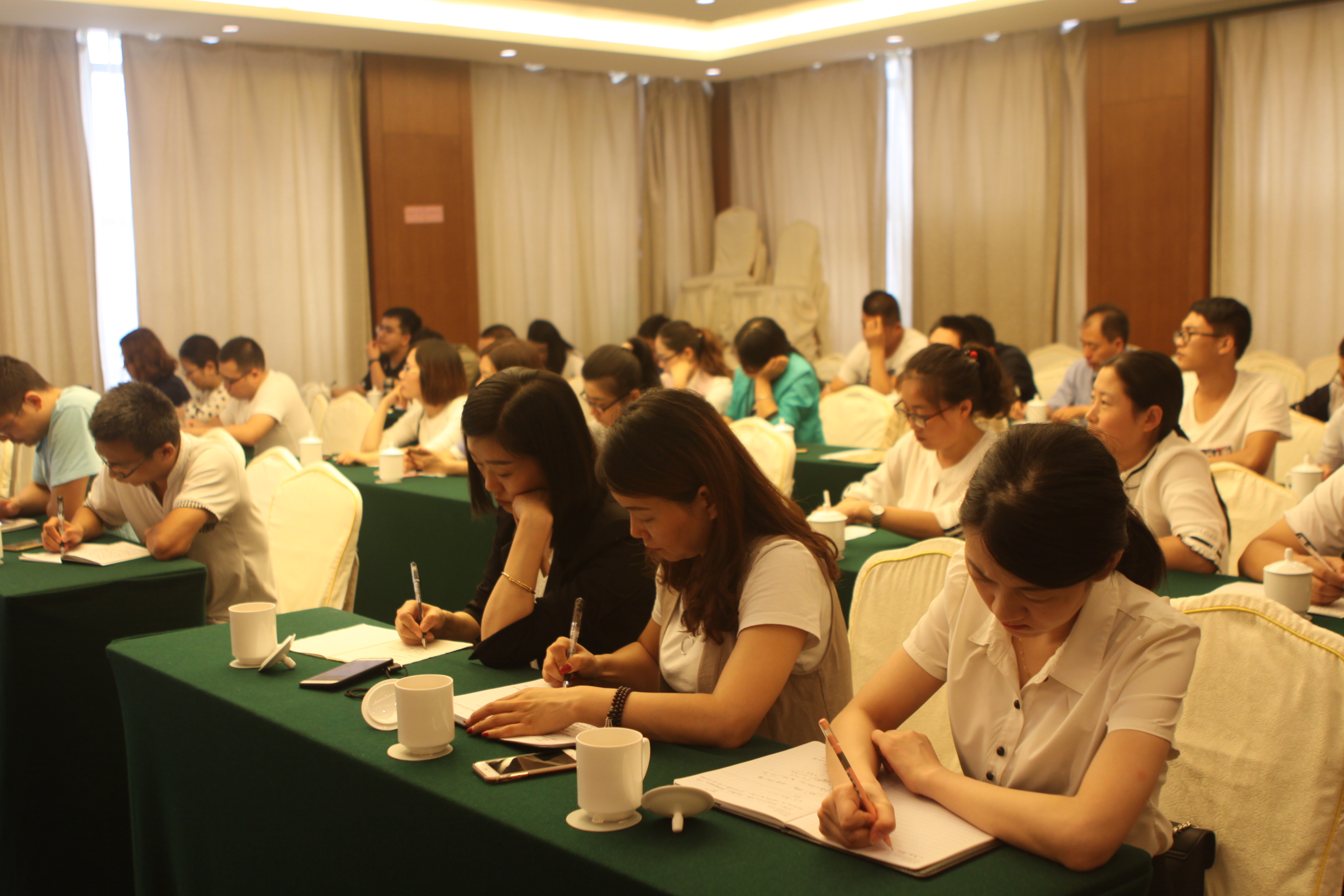 龍鋼集團公司舉辦2017年通訊員培訓(xùn)班