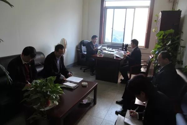 史明奇、劉志懿分別參加所在黨支部組織生活會