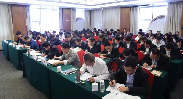 龍鋼集團(tuán)召開(kāi)機(jī)關(guān)“轉(zhuǎn)作風(fēng)、塑形象、提素質(zhì)”專題會(huì)