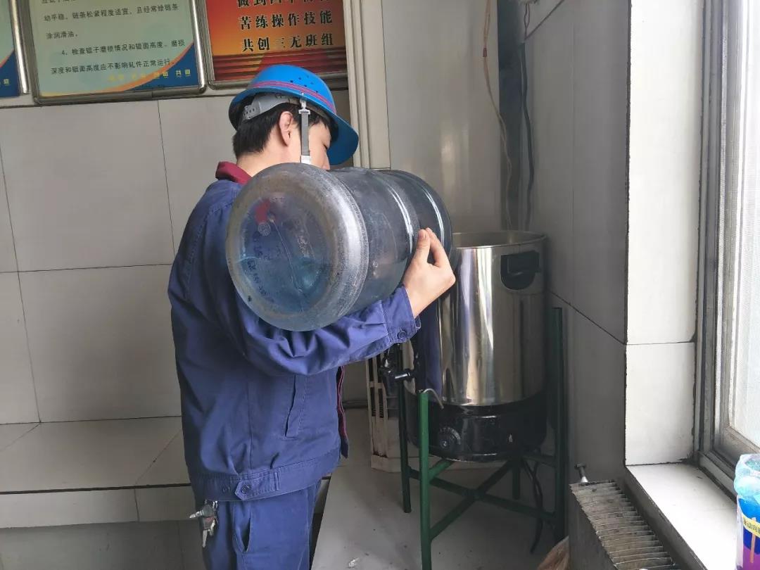 同興公司軋鋼廠扎實(shí)推進(jìn)“安全生產(chǎn)月”活動(dòng)