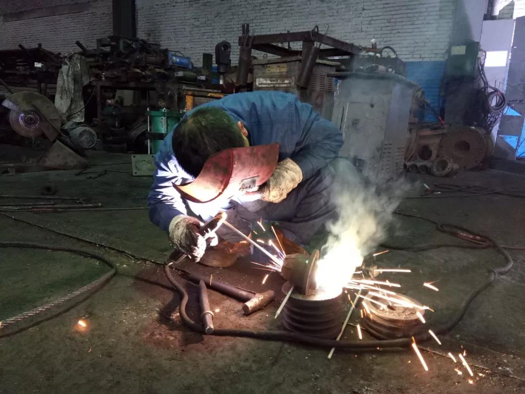 �c�������ڸߜ���