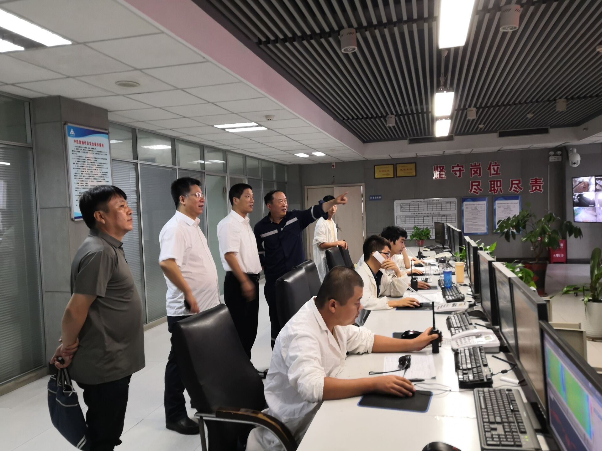 楊召朋一行走訪韓城堯柏水泥公司