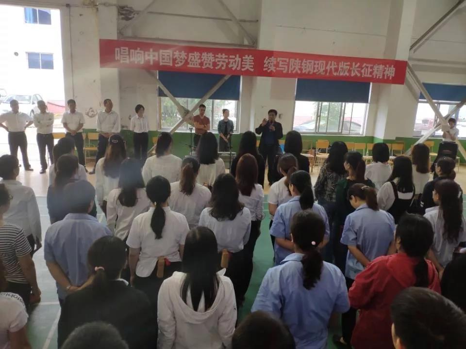 嘹亮的頌歌　深情的祝?！堜摷瘓F(tuán)百人合唱節(jié)目側(cè)記