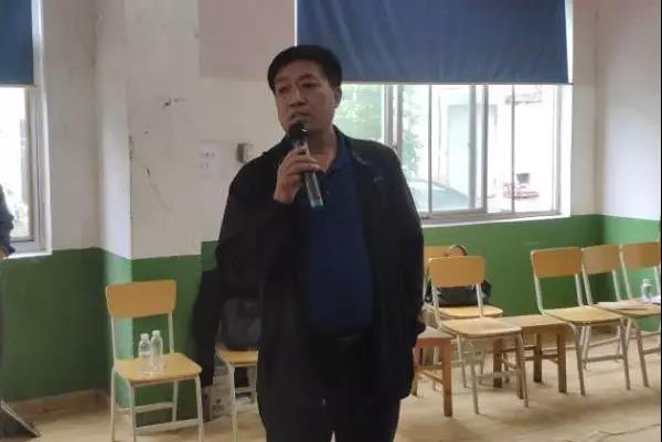 嘹亮的頌歌　深情的祝?！堜摷瘓F(tuán)百人合唱節(jié)目側(cè)記