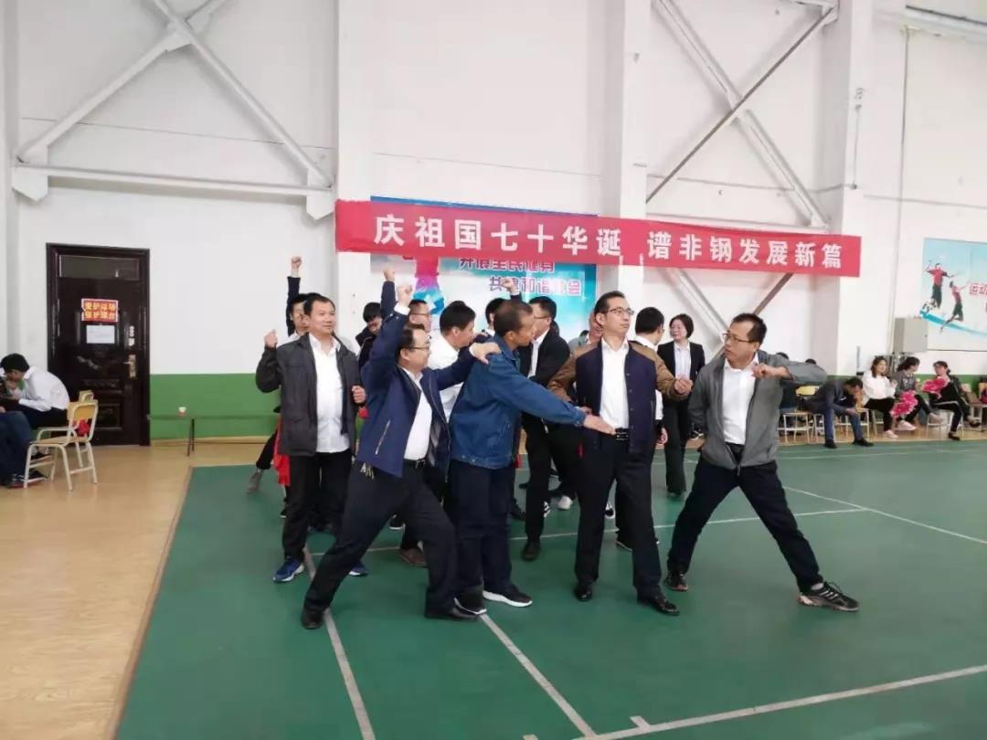 嘹亮的頌歌　深情的祝?！堜摷瘓F(tuán)百人合唱節(jié)目側(cè)記