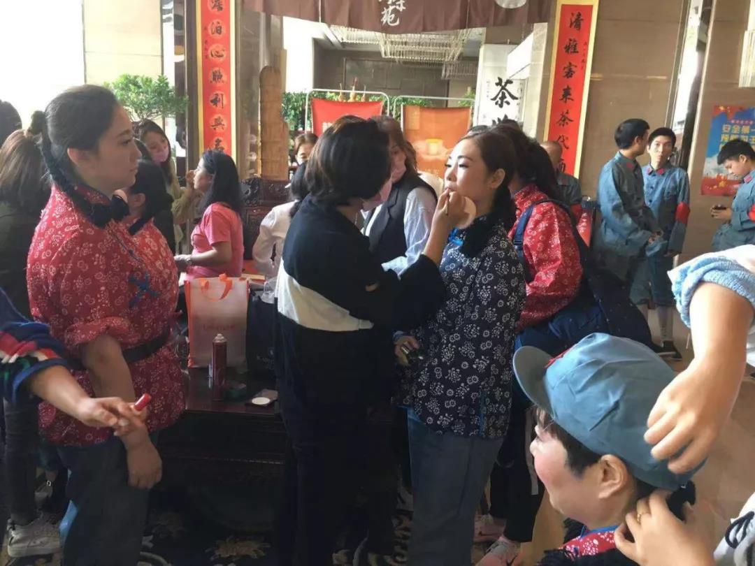 嘹亮的頌歌　深情的祝?！堜摷瘓F(tuán)百人合唱節(jié)目側(cè)記