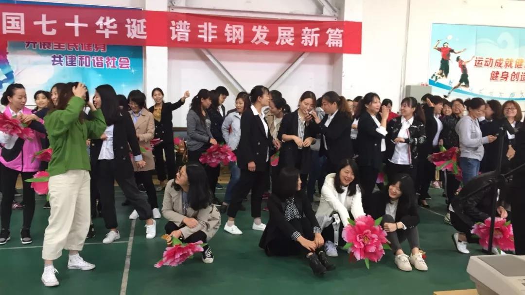 嘹亮的頌歌　深情的祝?！堜摷瘓F(tuán)百人合唱節(jié)目側(cè)記