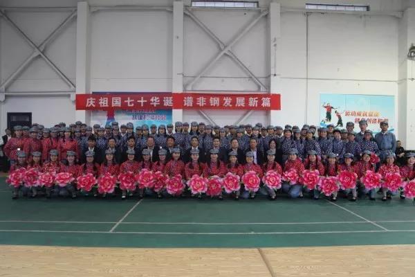 嘹亮的頌歌　深情的祝?！堜摷瘓F(tuán)百人合唱節(jié)目側(cè)記