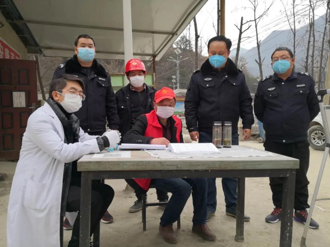 �������ǰ�ص��W��