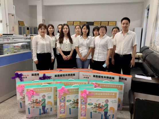 ��䓼��F������Ů�l(f��)�š���һ���Y����ףԸ���ӂ���ͯ��(ji��)�옷