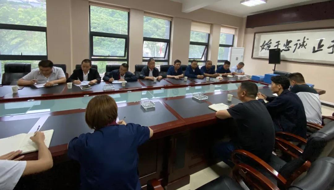 冒雨進(jìn)山查汛情 關(guān)切之心系礦山——陳輝檢查指導(dǎo)大西溝礦業(yè)公司防汛和安全環(huán)保工作