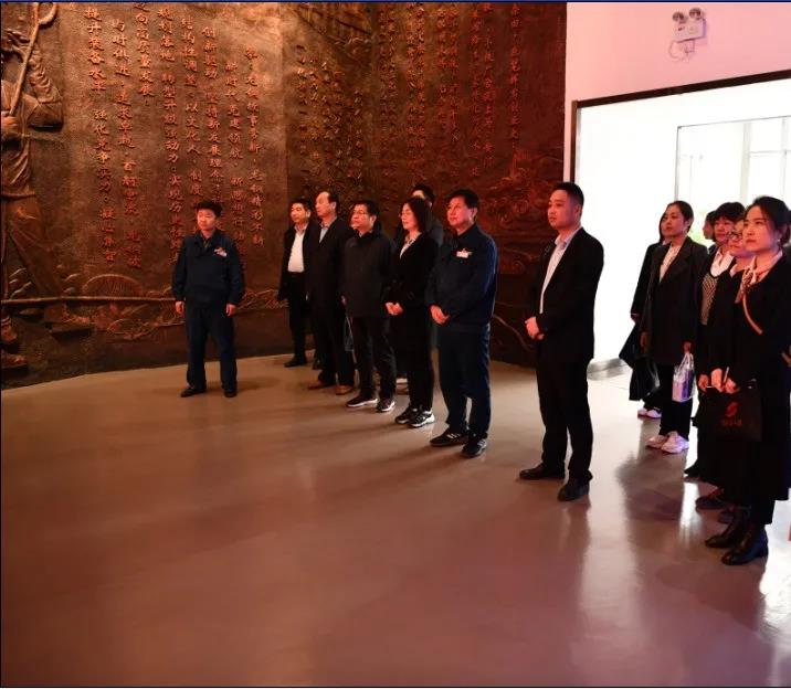 ��(du��)��(bi��o)�����W(xu��)���M(j��n) �_�ع�����˼·������䓼��F(tu��n)�hȺϵ�y(t��ng)�_չ��(du��)��(bi��o)�W(xu��)��(x��)