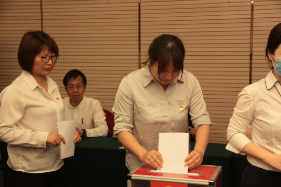 陜鋼集團(tuán)對(duì)龍鋼集團(tuán)進(jìn)行2020年度目標(biāo)責(zé)任考核暨干部綜合考評(píng)